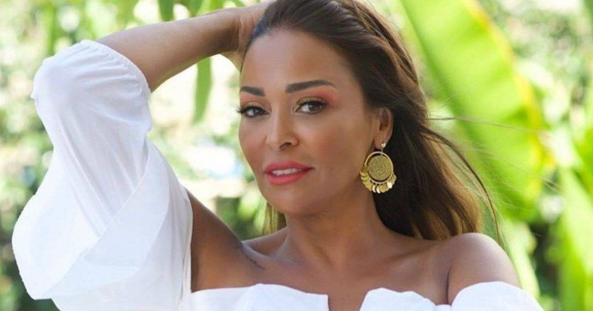 شاهد .. بالصور- داليا البحيري تتعرض لحادث خلال مسرحية "سيدتي أنا" وتطمئن الجمهور بهذه الكلمات