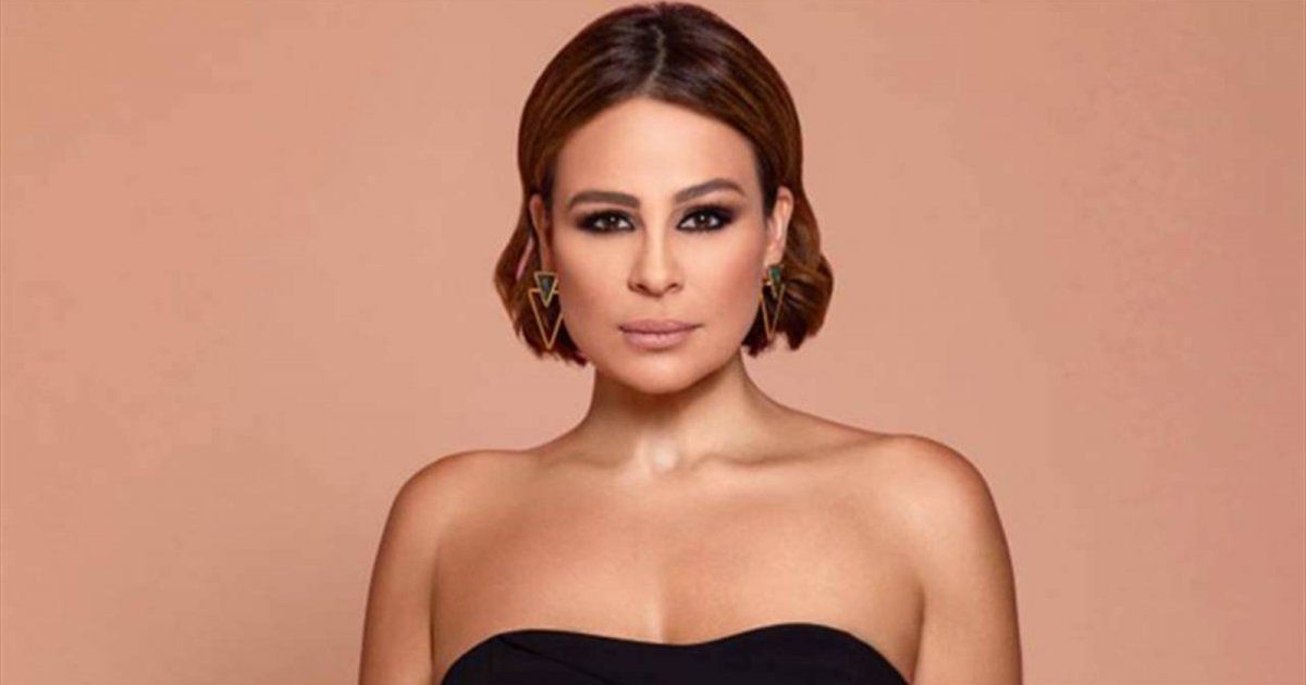 شاهد .. بالصور- كارول سماحة تخطف الأنظار باللون الأبيض