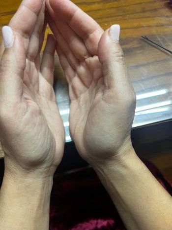 شاهد .. بالصور- داليا البحيري تتعرض لحادث خلال مسرحية "سيدتي أنا" وتطمئن الجمهور بهذه الكلمات