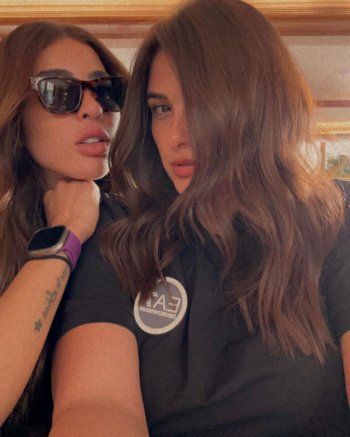 شاهد .. بالصور- بلقطات عفوية..ياسمين عبد العزيز تستمتع بوقتها مع أختها دنيا