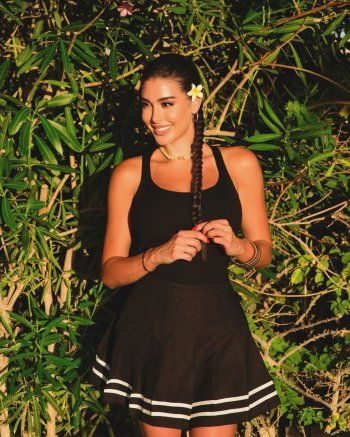 شاهد .. بالصور- بالأسود و وسط الطبيعة الخضراء..ياسمين صبري بجمال وأناقة لا توصف