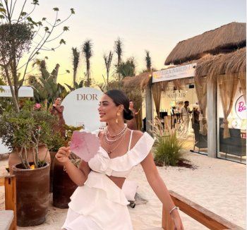 شاهد .. بالصورة- يارا السكري تخطف الأنظار بالأبيض