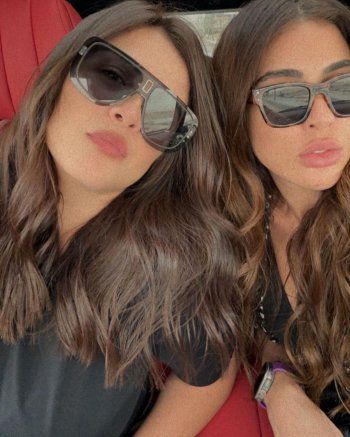 شاهد .. بالصور- بلقطات عفوية..ياسمين عبد العزيز تستمتع بوقتها مع أختها دنيا