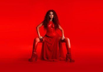 شاهد .. بالصور- من كواليس أخر أعمالها.. ميريام فارس تزلزل المسرح بالاحمر