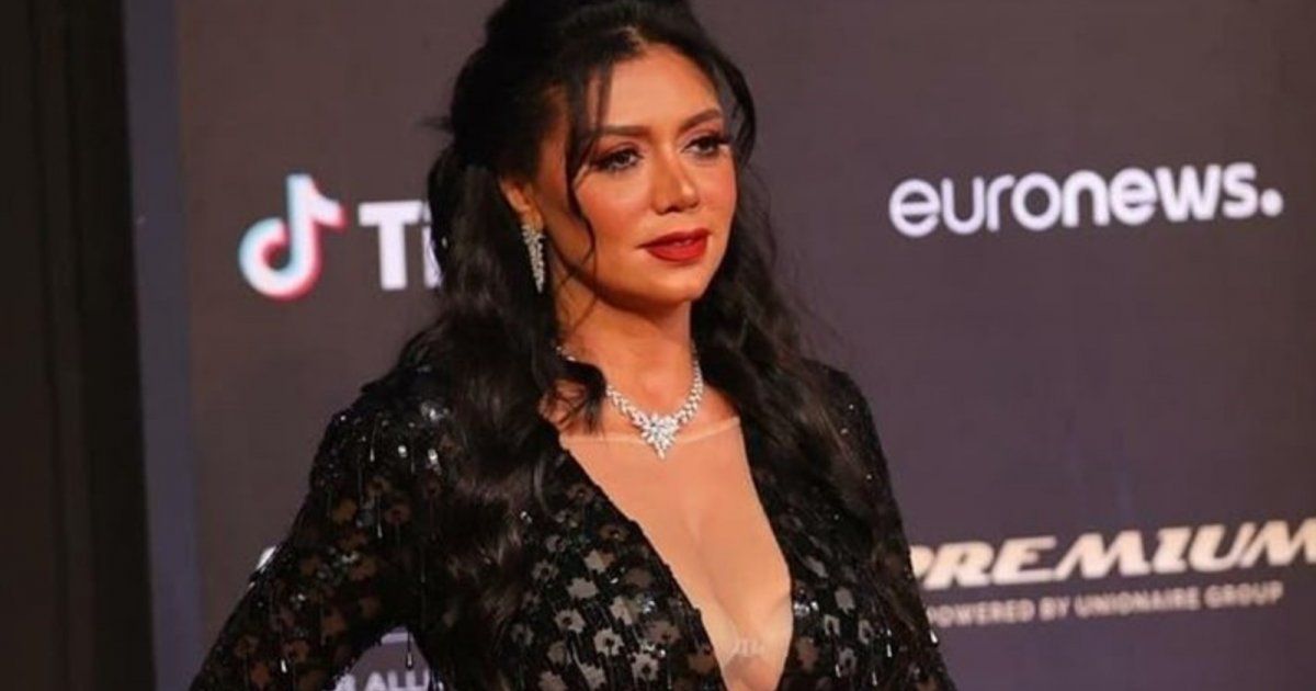 شاهد .. رانيا يوسف بأحدث إطلالة جريئة لها ..