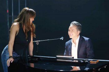 شاهد .. زوجة مروان خوري تفاجئه على المسرح وتوجه له هذه الرسالة