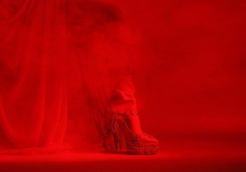 شاهد .. بالصور- من كواليس أخر أعمالها.. ميريام فارس تزلزل المسرح بالاحمر