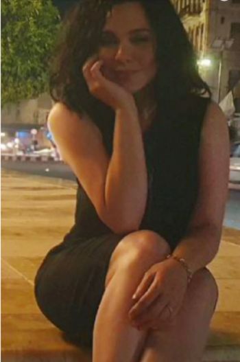 شاهد .. سلاف فواخرجي تبهرالمتابعين في أحدث إطلالة بـ فستان أنيق