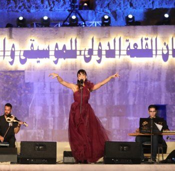 شاهد .. بالصور- فايا يونان تتألق في مهرجان صلاح الدين الدولي