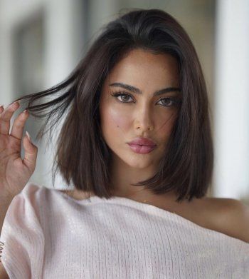 شاهد .. نجمة تقطع الإشارة الحمراء.. وتتسبب بوفاة شخصين