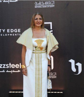 شاهد .. بالصورة - ليلى عز العرب تتألق بإطلالة فرعونية في مهرجان القاهرة للدراما