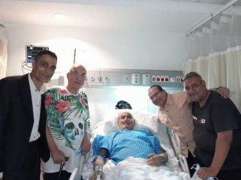 شاهد .. بالصورة- شاعر مصري كبير يخضع لعملية جراحية.. وهذه حالته الصحية