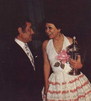 شاهد .. سعاد حسني بصورة نادرة مع فريد الأطرش وما سر الكأس التي سلمها إياها؟