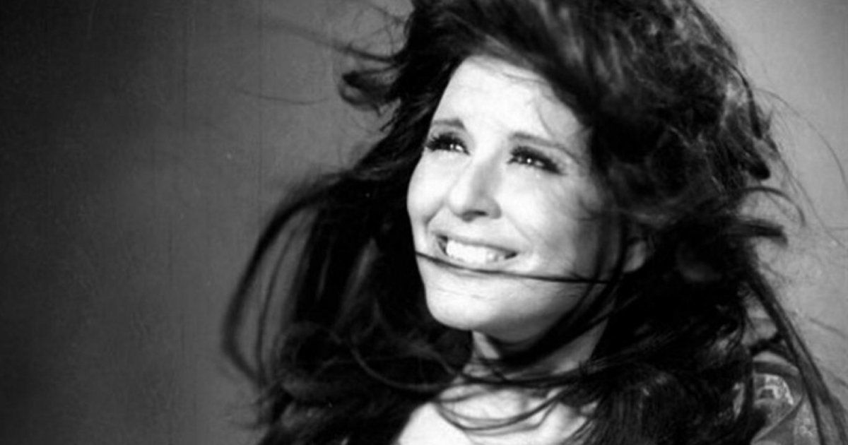 شاهد .. سعاد حسني بصورة نادرة مع فريد الأطرش وما سر الكأس التي سلمها إياها؟