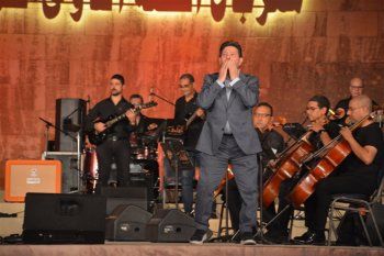 شاهد .. هاني شاكر يحيي حفلاً ضمن مهرجان القلعة