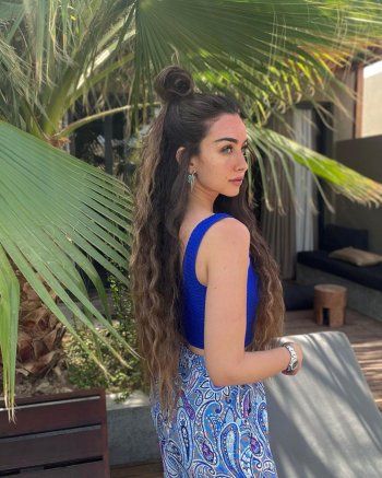 شاهد .. بألوان صيفية رائعة..هنا الزاهد تبرز جمالها بلوك رائع- بالصور