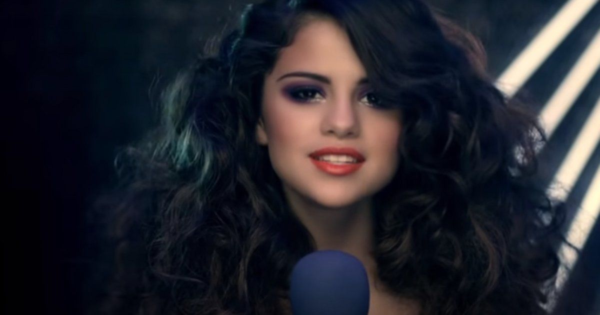 شاهد .. سيلينا غوميز تتعرض لكسر في يدها