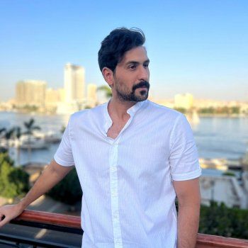 شاهد .. خاص- مصطفى رشدي يكشف أسرار "أولاد عابد" وهكذا وصف كريم عبد العزيز وماجد الكدواني