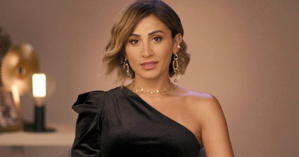 شاهد .. بالصورة- دينا الشربيني باللون الأبيض وكأنها عروس في يوم زفافها