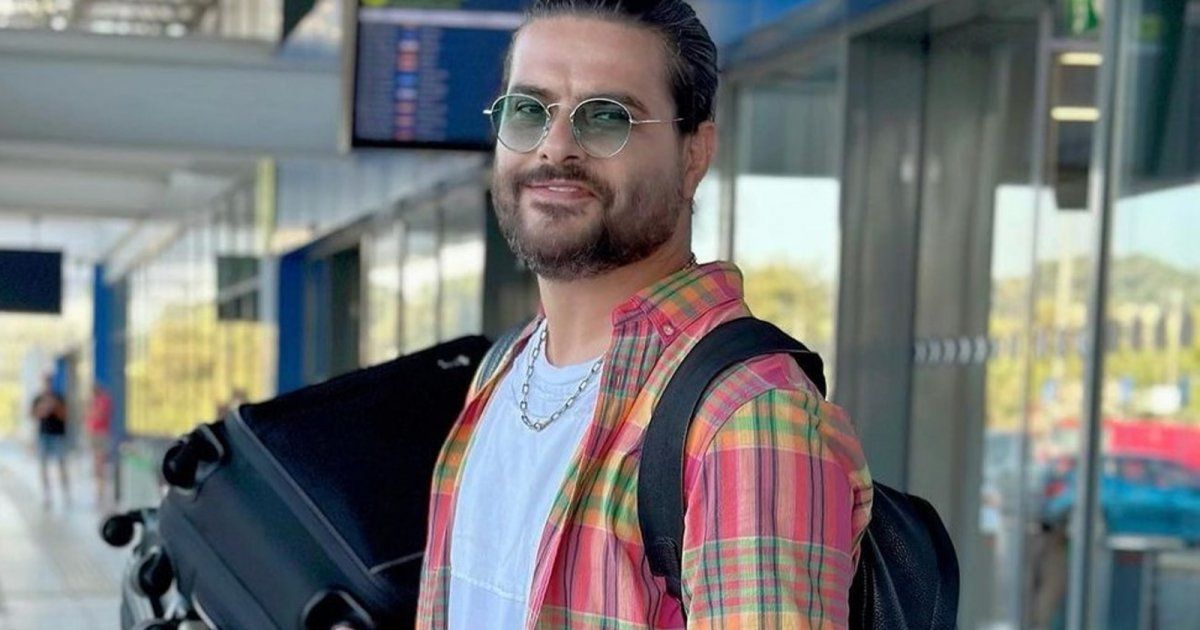 شاهد .. معجبة تركض مسرعة وحافية القدمين لإلتقاط صورة مع ناصيف زيتون - بالفيديو