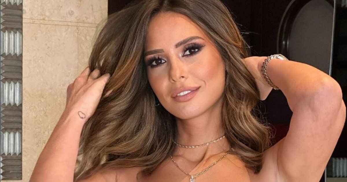 شاهد .. بالفيديو- بطريقة غريبة جداً..إيمان العاصي تحتثل بعيد ميلادها