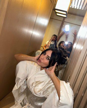 شاهد .. بالصور- بالكيمونو الياباني..كيم كارداشيان تستمتع بوقتها مع إبنتها نورث