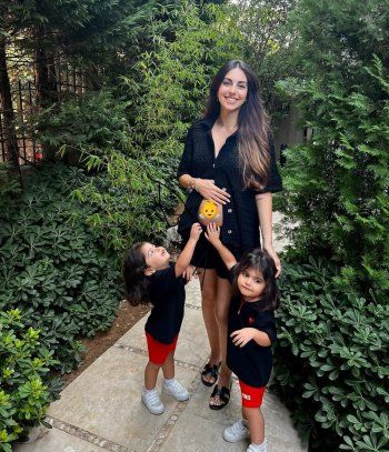 شاهد .. فاليري أبو شقرا تعلن حملها بطفلها الثالث بأسلوب مميز للغاية