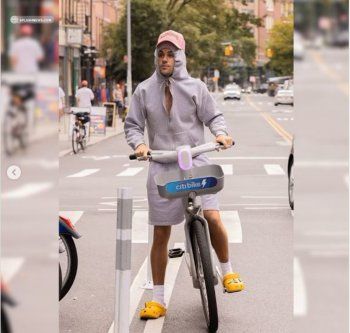 شاهد .. جاستن بيبر كالمتسول في الشارع.. والجمهور يقارنه بـ هايلي