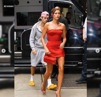 شاهد .. جاستن بيبر كالمتسول في الشارع.. والجمهور يقارنه بـ هايلي