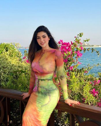 شاهد .. بالصور- بألوان جميلة .. ميرنا جميل تتألق في أحدث ظهور لها