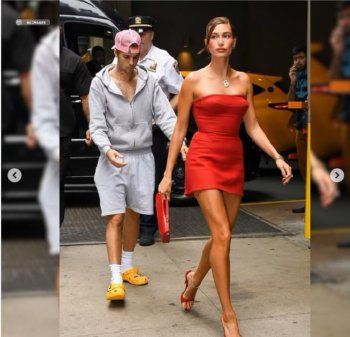 شاهد .. جاستن بيبر كالمتسول في الشارع.. والجمهور يقارنه بـ هايلي