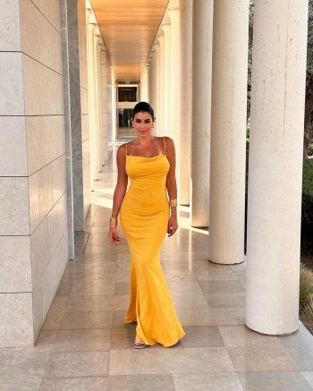 شاهد .. سعر فستان ياسمين صبري الزهيد للغاية يفاجئ الجمهور