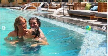 شاهد .. أول ظهور لـ أحمد الفيشاوي مع إبنه بعد إعترافه به.. نسخة عنه