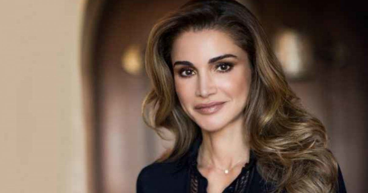 شاهد .. بالصور - الملكة رانيا تحتفل بعيد ميلادها بقالب حلوى منزلي.. وإشادات بتواضعها