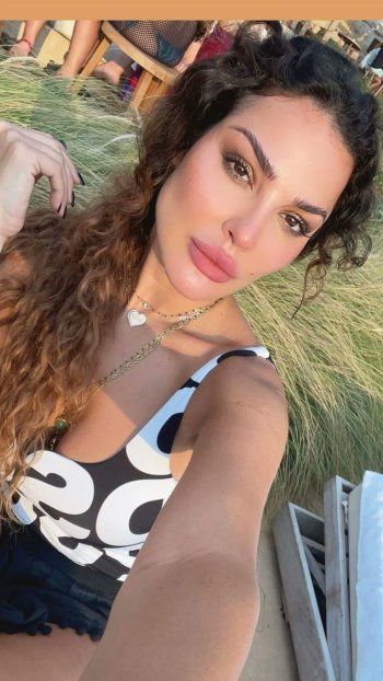 شاهد .. فيديو لنادين نسيب نجيم نسيب نجيم بالبيكيني يتصدر .. وجاذبيتها حديث الجمهور