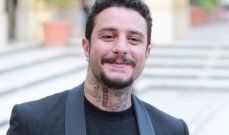 شاهد .. هيفا وهبي بإطلالة رائعة على البحر.. مايوه ملون وفواكه متنوعة