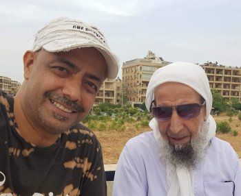 شاهد .. ممثل شهير يستذكر وفاة والده بكلمات مؤثرة للغاية