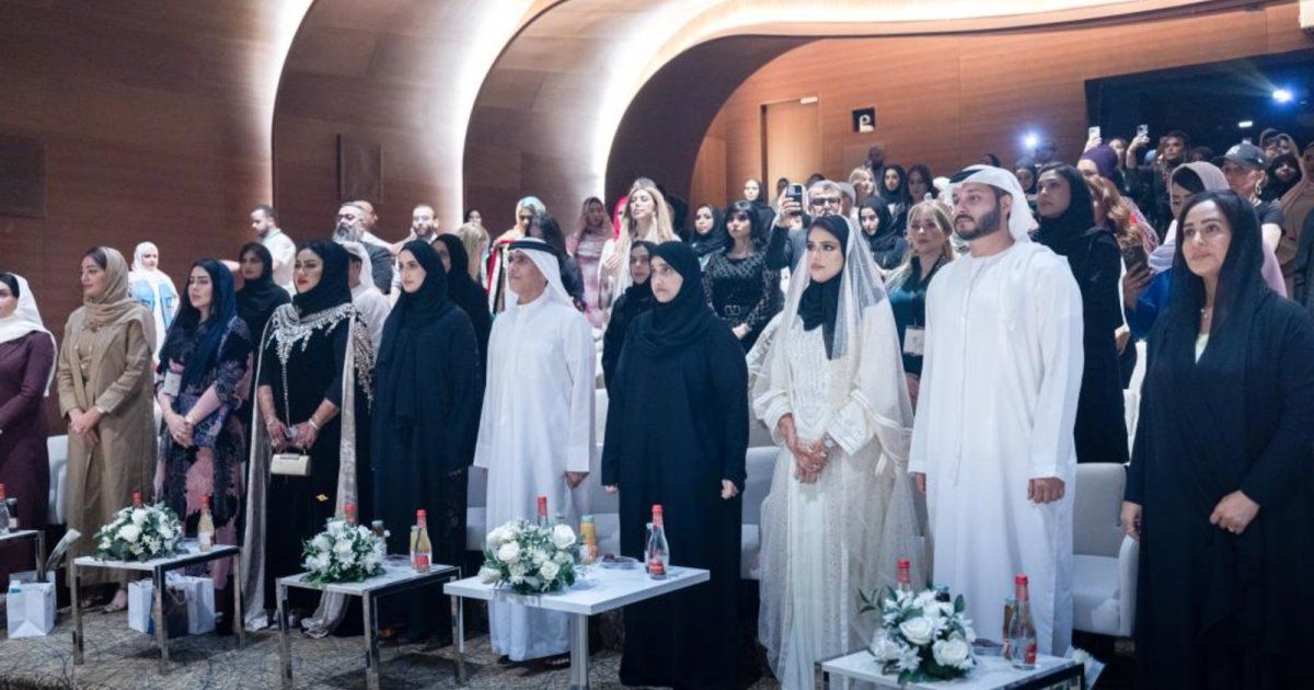 شاهد .. الشيخة شمسة بنت حشر آل مكتوم وملتقى "أنت سيدة المجتمع" وإعطاء لقب مميز لـ أحلام-بالصور