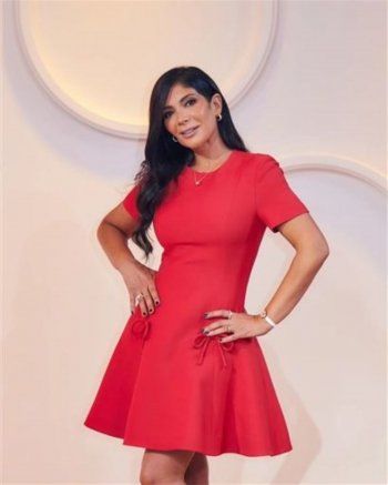 شاهد .. منى زكي بفستان قصير ثمنه آلاف الدولارات .. وهذه تفاصيله