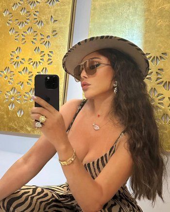 شاهد .. بالصور- كعادتها وبجمالها وأناقتها..هيفا وهبي تخطف أنظار الجمهور بلوك رائع