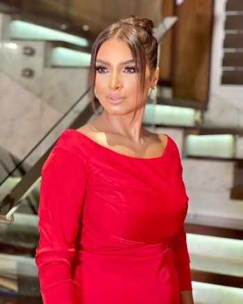 شاهد .. بالصور- روجينا بإطلالة تسحر القلوب باللون الأحمر