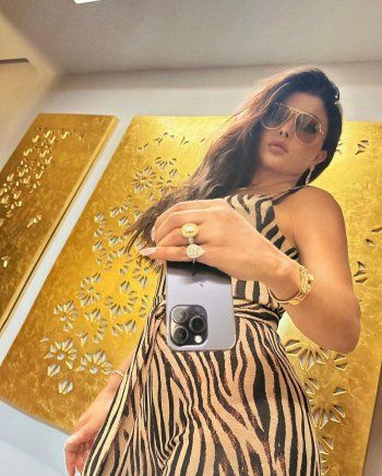 شاهد .. بالصور- كعادتها وبجمالها وأناقتها..هيفا وهبي تخطف أنظار الجمهور بلوك رائع