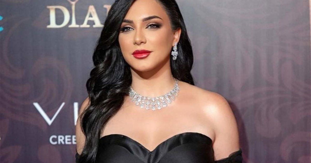 شاهد .. سلاف فواخرجي مكرمة في مهرجان الغردقة الدولي لسينما الشباب ..وهكذا علقت