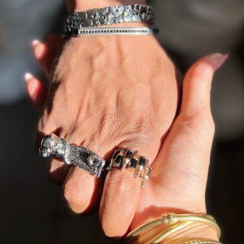 شاهد .. محمد رمضان يغازل زوجته برومانسية-بالصورة