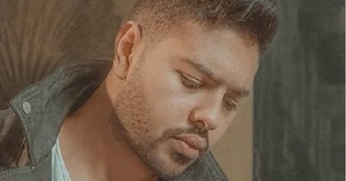 شاهد .. بالفيديو - محمد شاهين يحتفل بتخطي أغنية "لون باهت" الـ3 ملايين مشاهدة