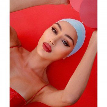 شاهد .. مايا دياب تستلقي بملابس سباحة .. وتميز إطلالتها يلفت الانظار