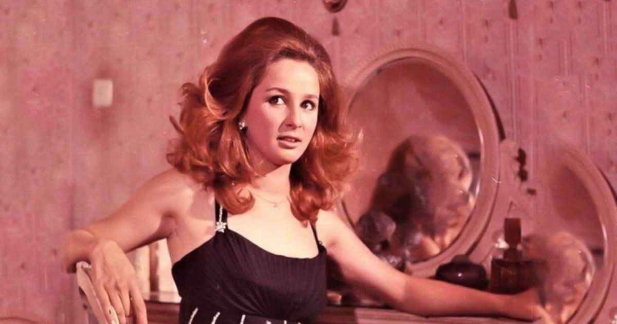 شاهد .. بجمالها المعتاد ورشاقتها الواضحة.. أول ظهور لـ نجلاء فتحي بعد غياب طويل