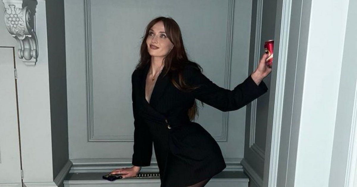 شاهد .. بالصور - صوفي تيرنر تحتفل بطلاقها من جو جوناس