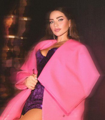 شاهد .. داليدا خليل بجلسة تصوير مثيرة وتتألق بالهوت شورت - بالصور