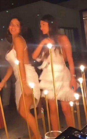 شاهد .. بالصورة - نادين نسيب نجيم وهبة نور.. يرقصان في حفل خاص باللون الابيض